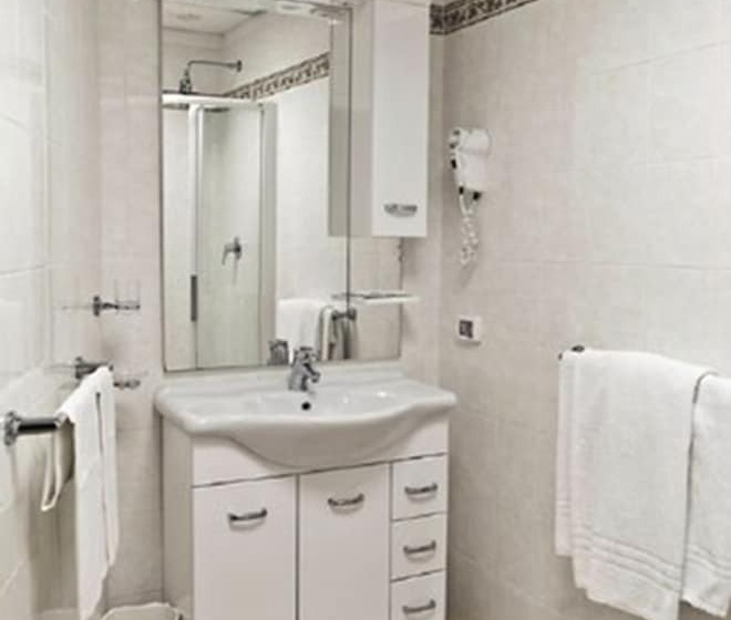 Standaard Driepersoonskamer, Priscilla