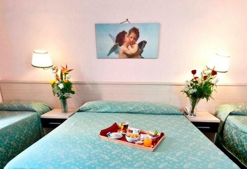 Habitación Cuádruple Estándar, Priscilla