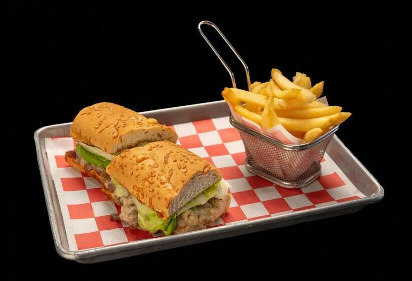 带大床的套房, Quality Hotel Real Aeropuerto San Salvador