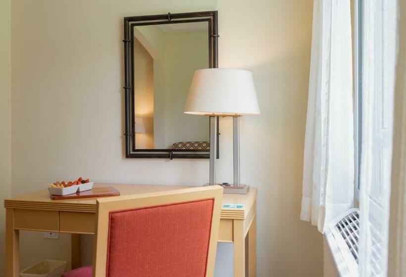 带大床的套房, Quality Hotel Real Aeropuerto San Salvador