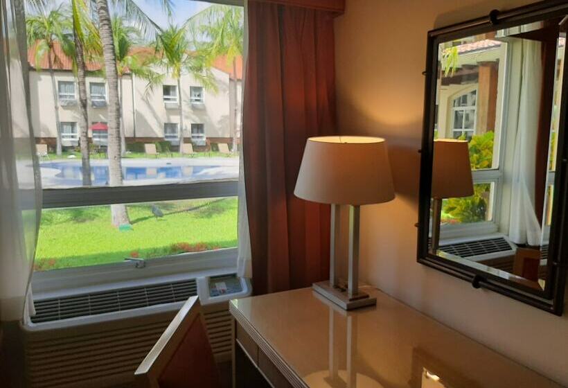 带2个双人床的标准工作室, Quality Hotel Real Aeropuerto San Salvador