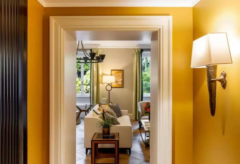 Junior Suite Vista Giardino, Rocco Forte Hotel De Russie