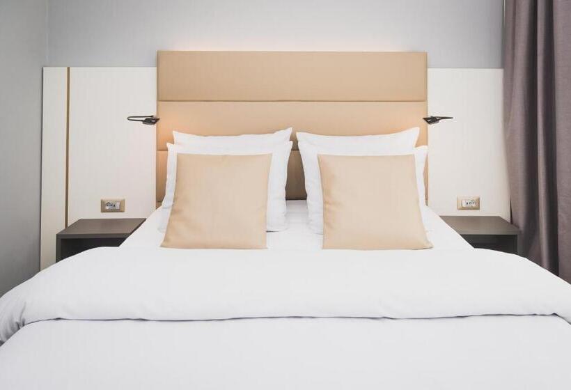 스탠다드 싱글 룸, Santo