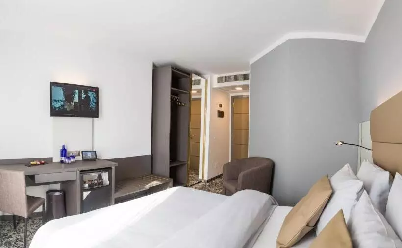 Standard-huone, Santo