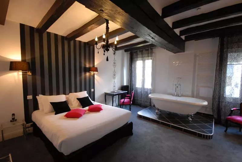 デラックスルーム, Logis Hotel Restaurant Le Cheval Blanc
