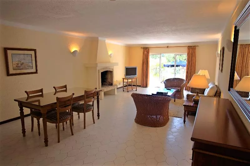 ツーベッドルーム　ヴィラ, Vale Do Garrao Villas