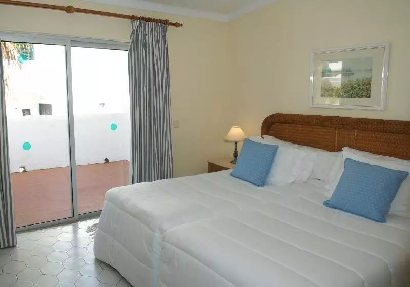 スリーベッドルーム　ヴィラ, Vale Do Garrao Villas
