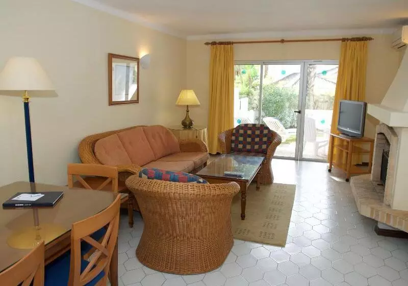 スリーベッドルーム　ヴィラ, Vale Do Garrao Villas