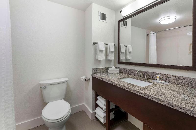 Люкс Кровать Кинг, Comfort Suites