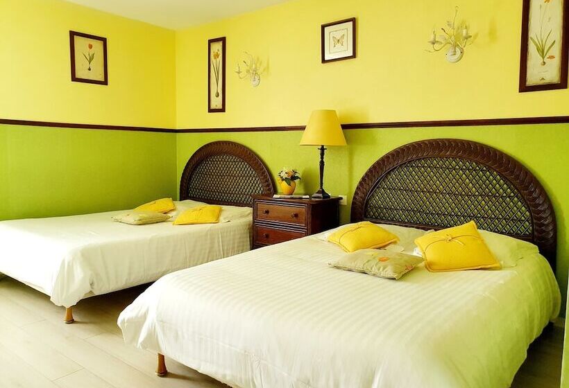 Четырехместный Номер Стандарт, Hôtel Restaurant Ferme De La Grande Cour