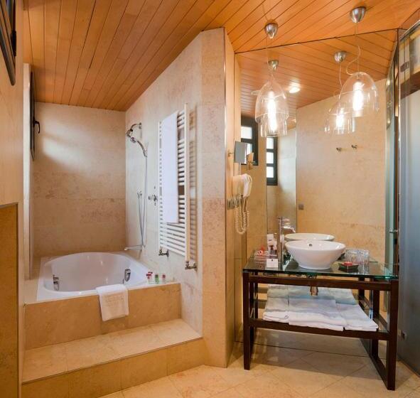 Полулюкс, Fruela