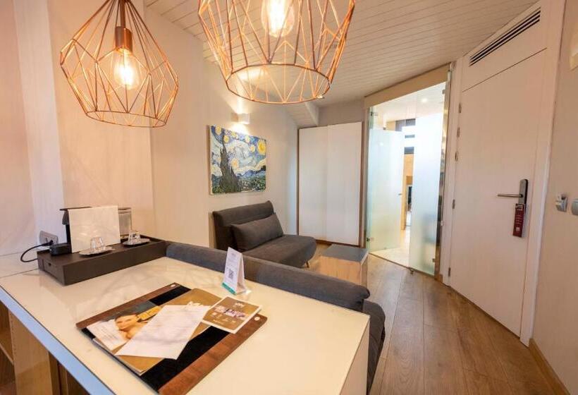 Полулюкс, Fruela