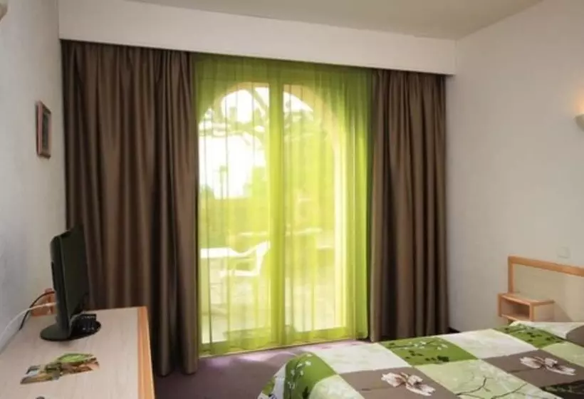 اتاق راحتی, Hôtel Astria