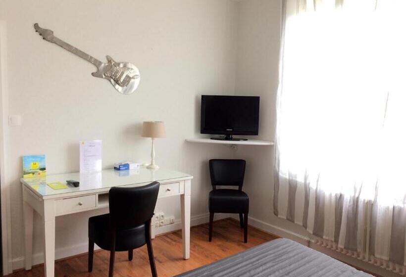 Номер Стандарт, Logis Hotel L Occitan 2 étoiles