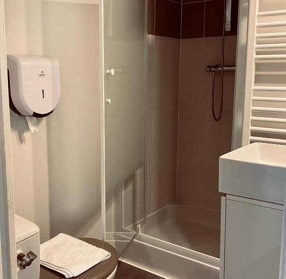 غرفة قياسية, Le Cheval Blanc