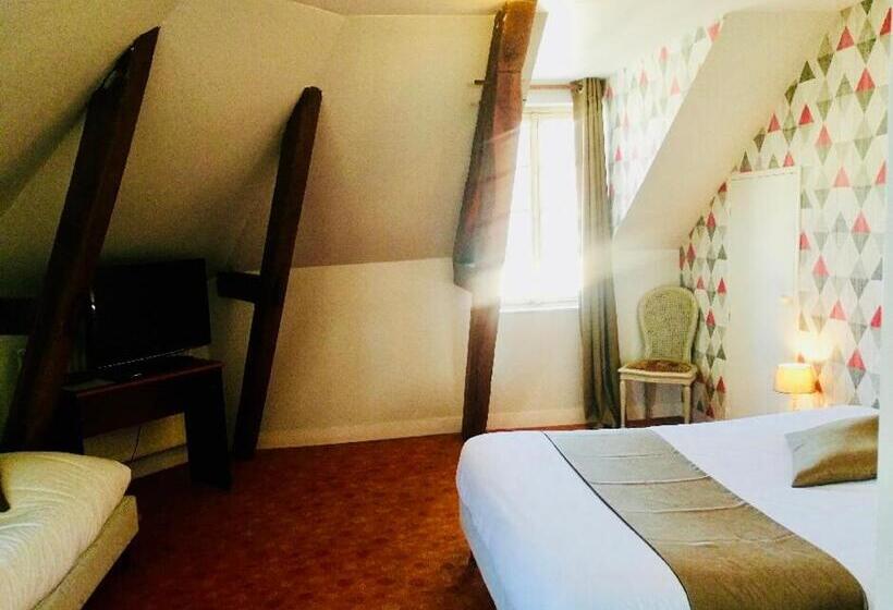 غرفة قياسية ثلاثية, Le Cheval Blanc