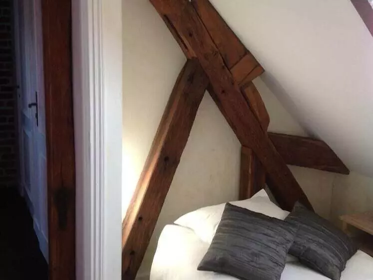 スタンダードシングルルーム, Logis Auberge A La Tete De Lard