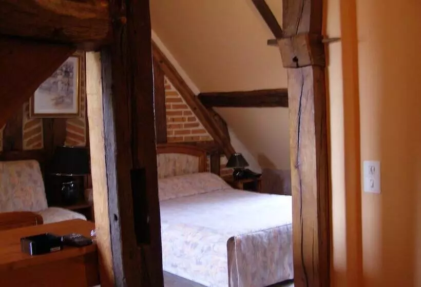 スタンダードトリプルルーム, Logis Auberge A La Tete De Lard