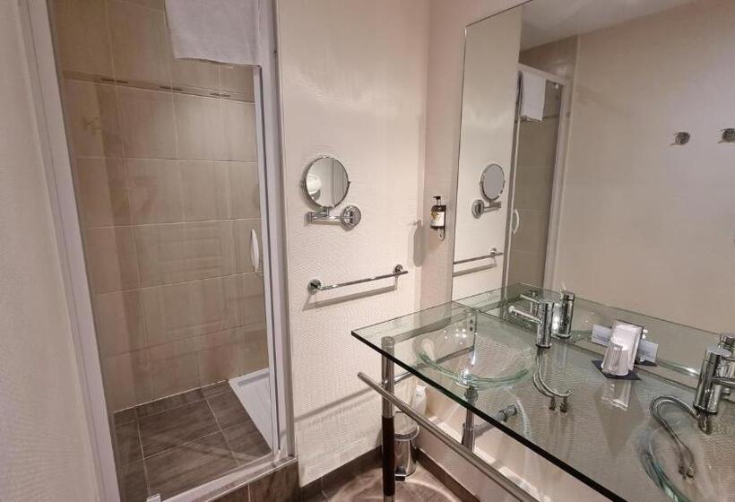 غرفة قياسية رباعية, Logis L Abreuvoir