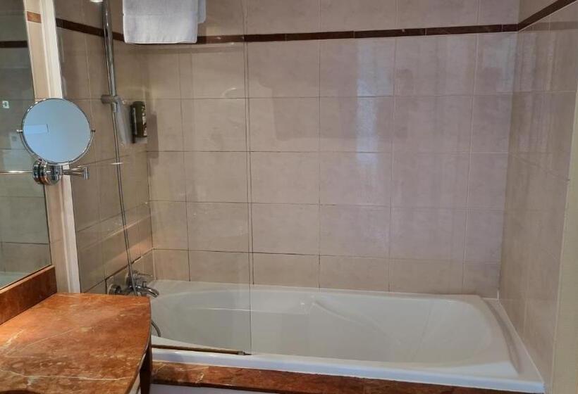 Номер Стандарт, Logis L Abreuvoir