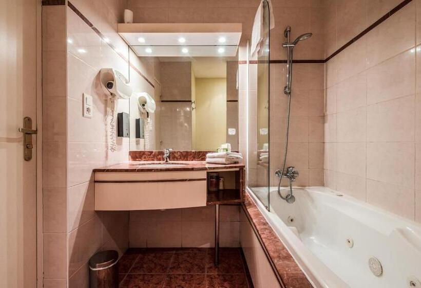 غرفة قياسية, Logis L Abreuvoir