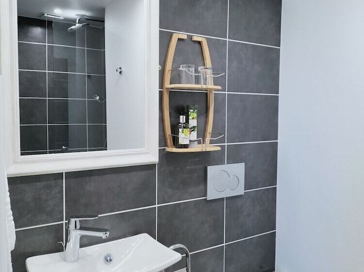 スタンダード４人部屋, Logis Hotel Restaurant La Régence