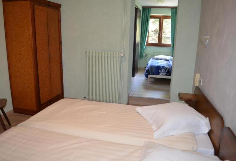 Quarto Triplo Estandar, Logis Hotel Les Vosges
