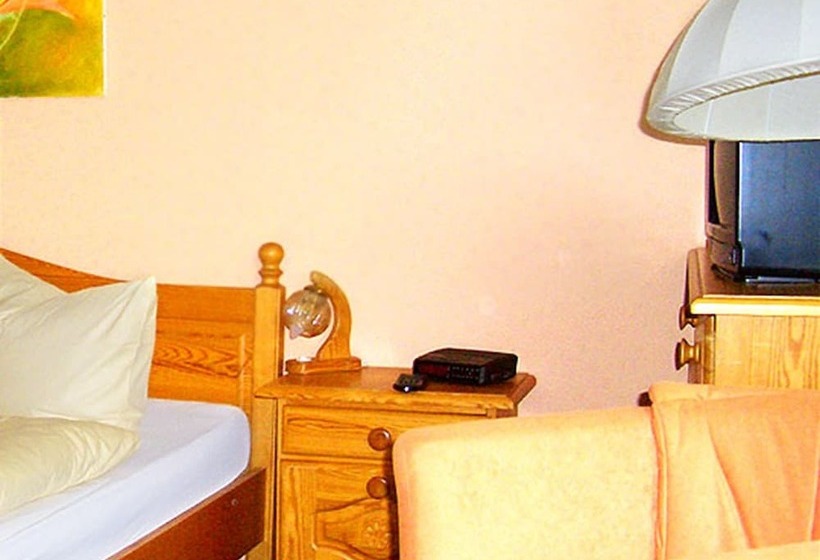 غرفة قياسية فردية, Seeresidenz Gesundbrunn