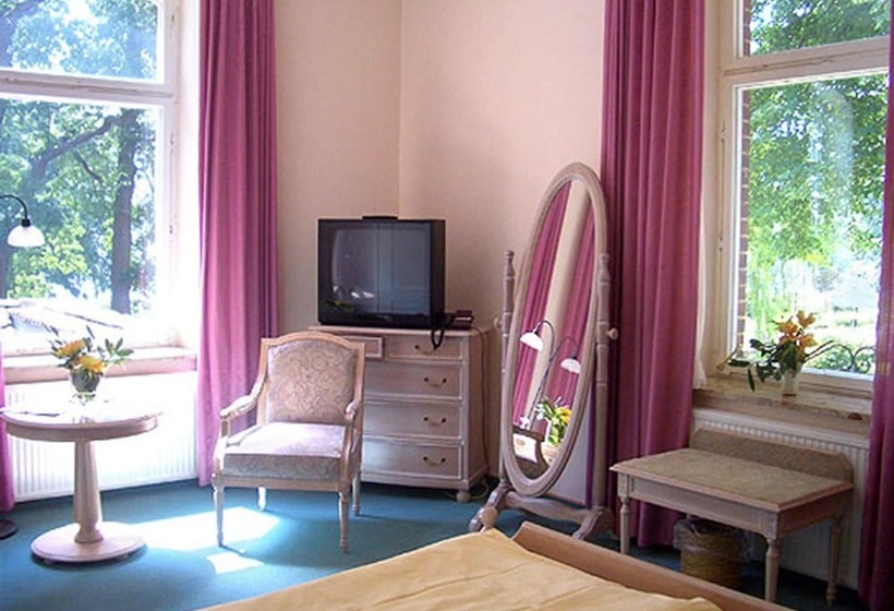 غرفة قياسية مزوَّدة بشُرفة, Seeresidenz Gesundbrunn