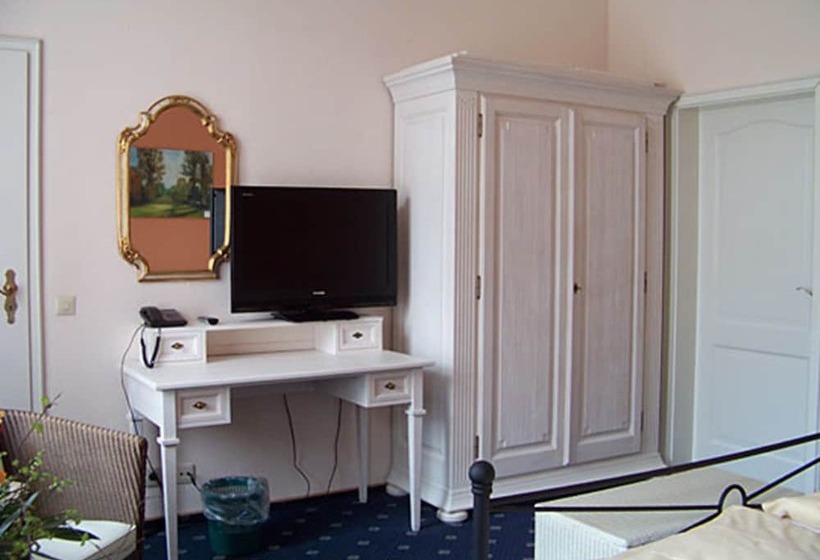 غرفة قياسية مزوَّدة بشُرفة, Seeresidenz Gesundbrunn