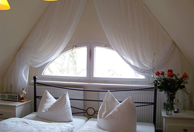 إستوديو سوبيريور, Seeresidenz Gesundbrunn