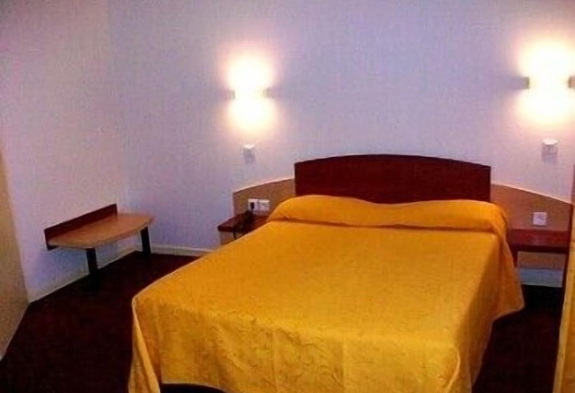 Номер Стандарт, Logis Hotel Restaurant Remotel