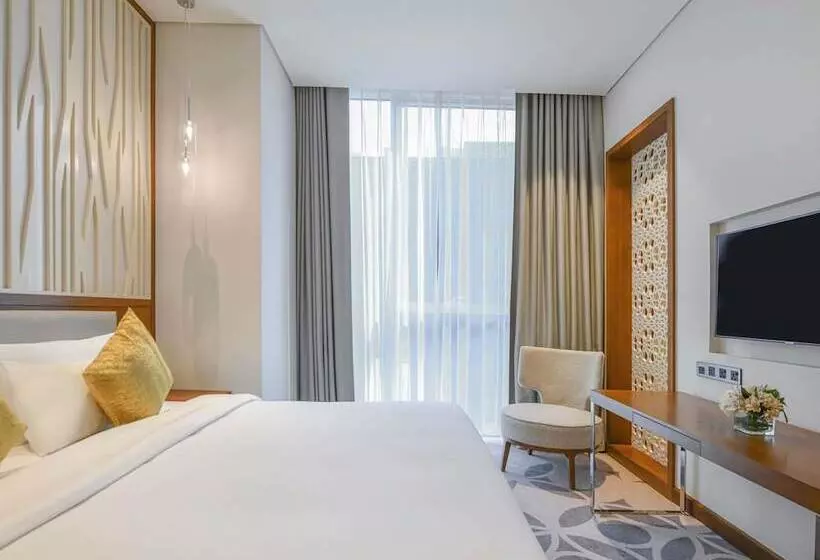 سوییت لوکس, Grand Mercure Dubai City