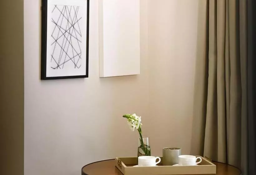 اتاق لوکس با تخت بزرگ, Grand Mercure Dubai City