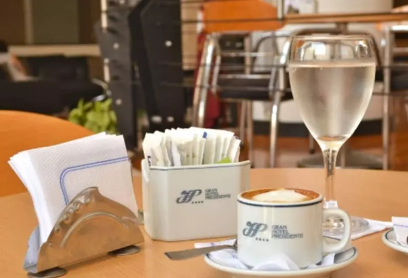 اتاق استاندارد سه نفره, Gran Hotel Presidente