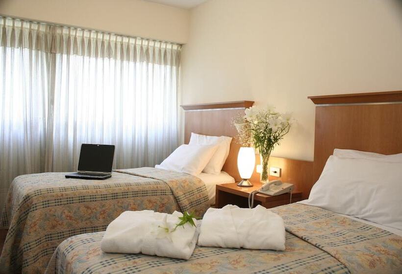 غرفة قياسية ثلاثية, Ariston