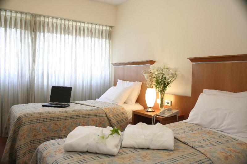 غرفة قياسية, Ariston