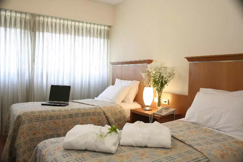 اتاق استاندارد, Ariston