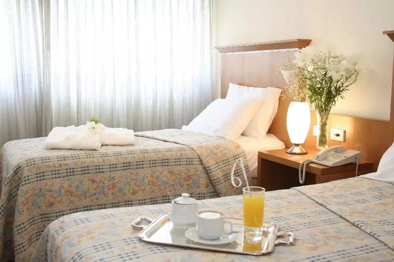 اتاق استاندارد, Ariston