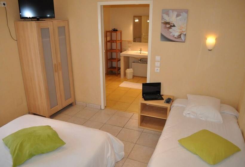 Номер Стандарт Трехместный, Atlantis Hôtel