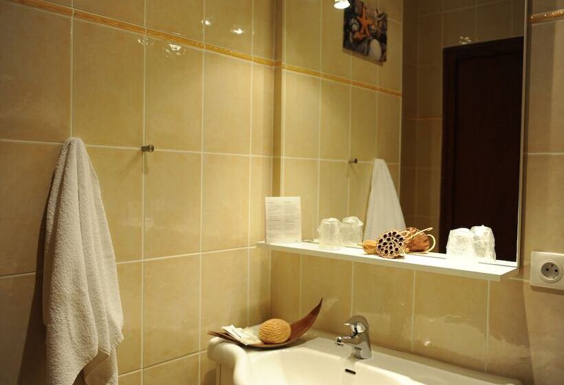 Номер Стандарт Трехместный, Atlantis Hôtel