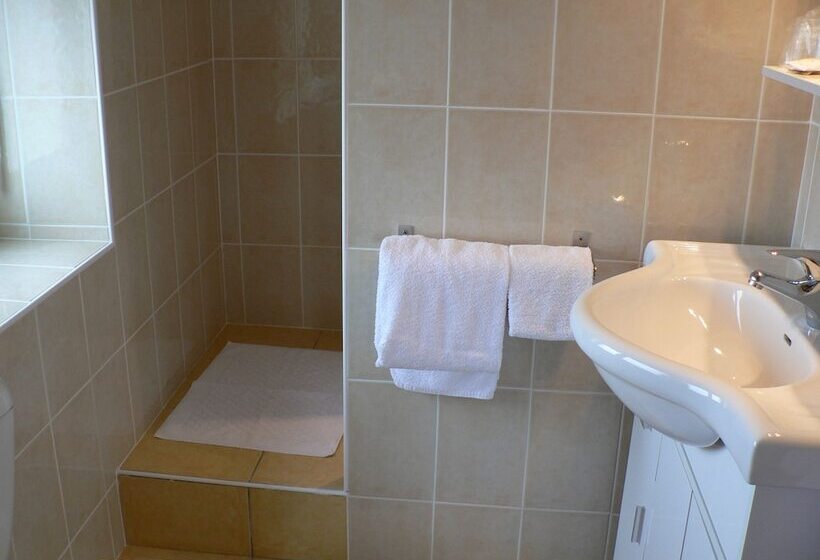 Четырехместный Номер Стандарт, Atlantis Hôtel