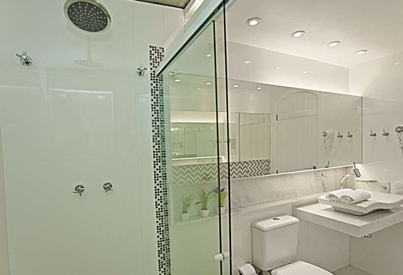 חדר סטנדרט לשלושה, Auberge De La Langouste