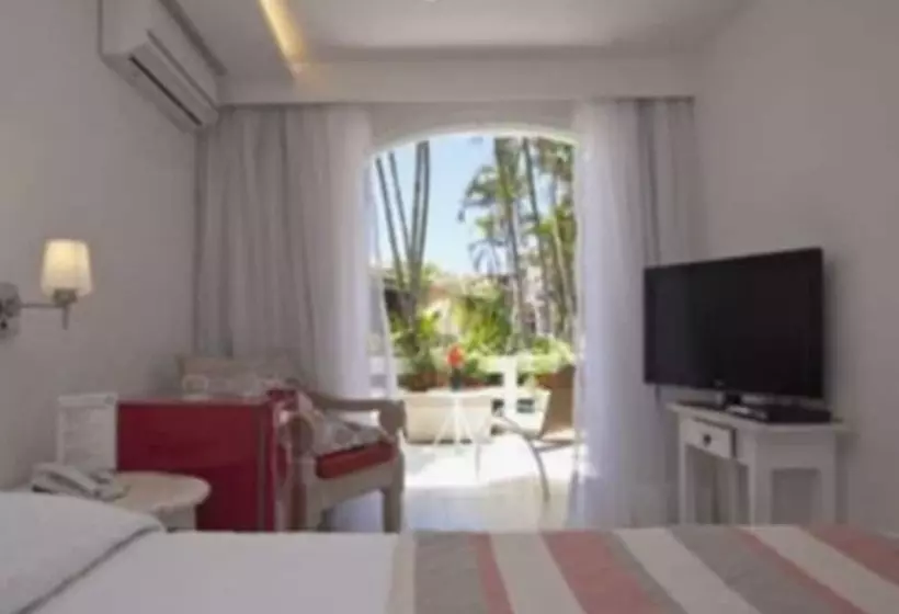 اتاق استاندارد سه نفره, Auberge De La Langouste