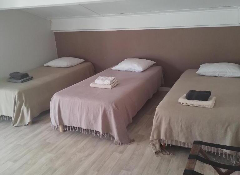 חדר קומפורט לשלושה, Auberge Des Crêtes