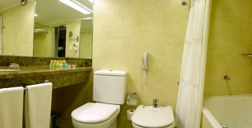 سوییت جونیور, Austral Plaza