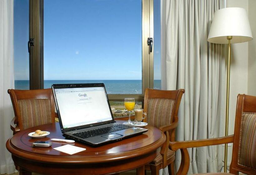 سوییت جونیور سوپریور, Austral Plaza