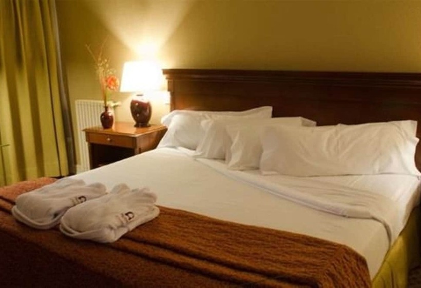 سوییت جونیور, Austral Plaza