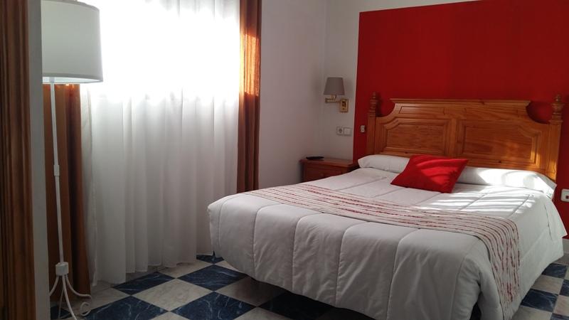 غرفة قياسية, Corona De Atarfe