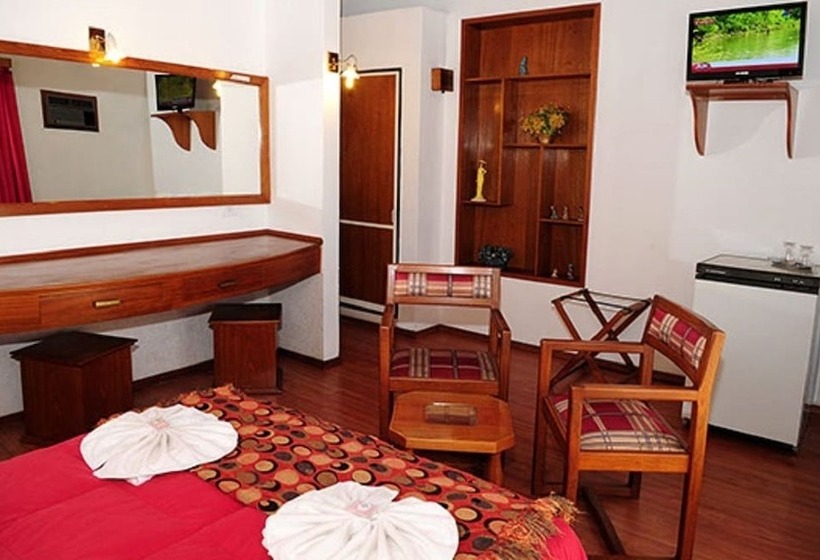 اتاق استاندارد سه نفره, Costanera